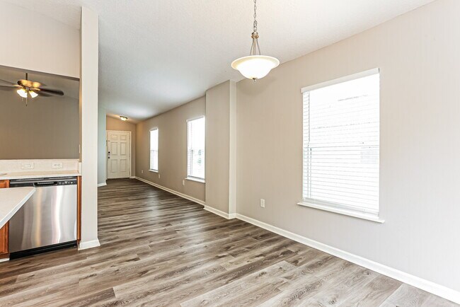 Building Photo - 720 Rembrandt Ave