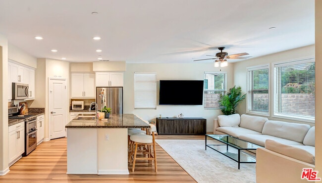 Building Photo - 25151 Golden Maple Dr
