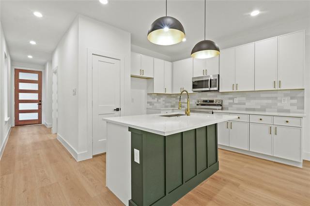 Building Photo - 2521 Bethurum Ave