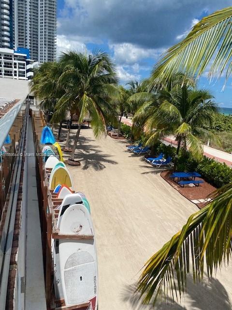 Building Photo - 6039 Collins Ave