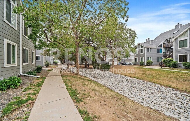 Building Photo - Modern Comfort and a Garage in Prime Aurora Location