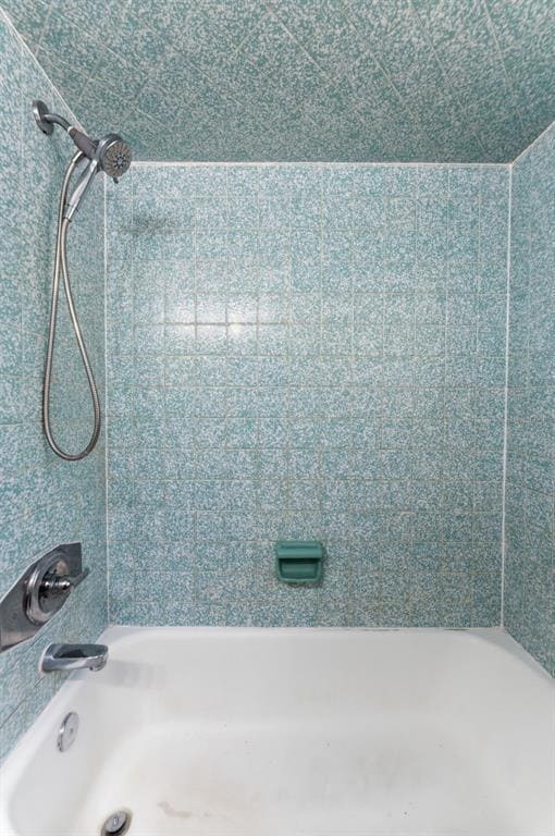 Building Photo - 2711 W Heiter St