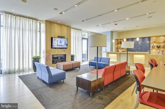 Building Photo - 475 K St NW