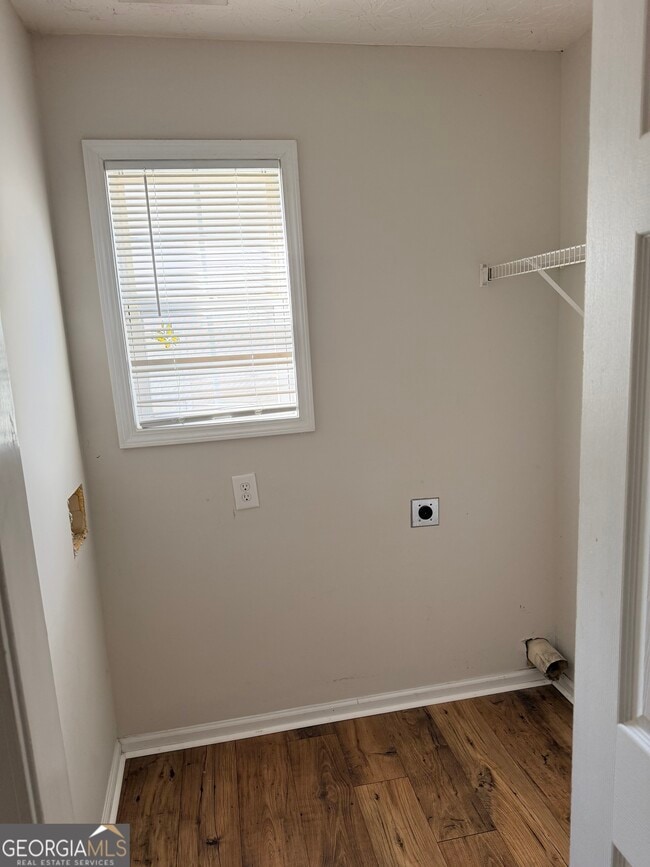 Building Photo - 128 Shadowbrooke Cir SW