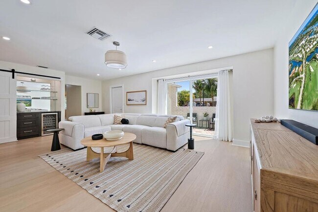 Building Photo - 1604 Seabrook Rd