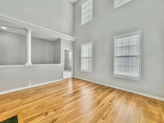 Building Photo - 1418 Hamlin Park Cir