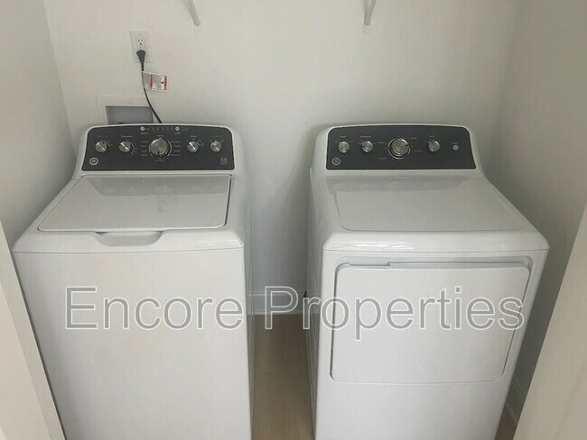 Building Photo - 1115 Grace Ave