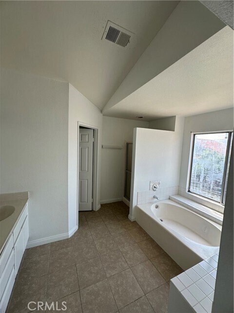 Building Photo - 39925 Falcon Way