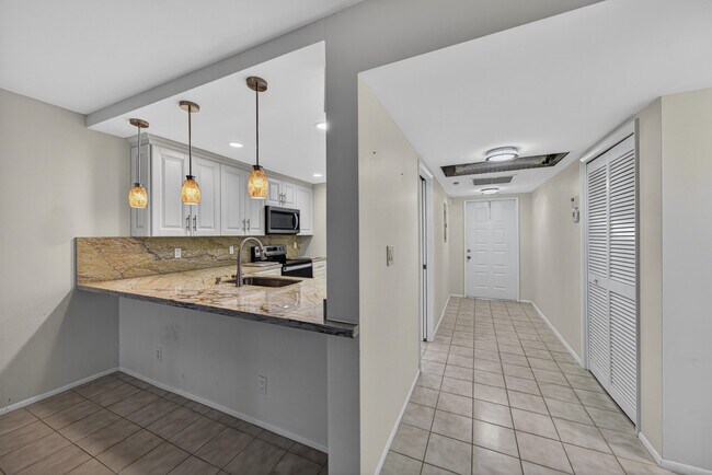 Building Photo - 3503 Oaks Way