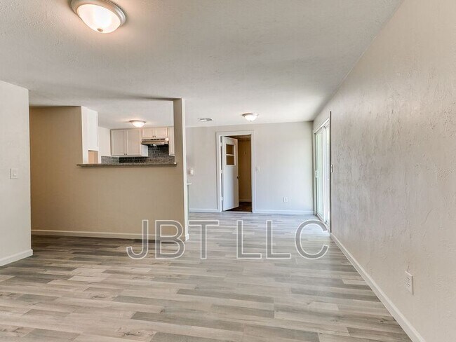 Building Photo - 4416 Meadowoak Dr