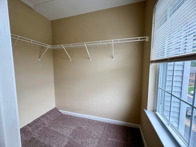 Building Photo - 3 Bedroom 1.5 Bathroom in Elizabethtown!