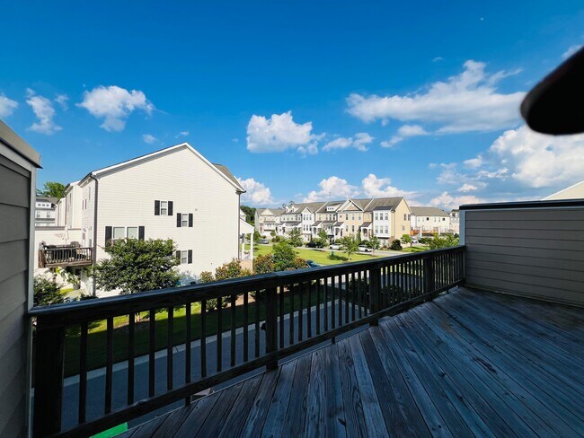 Building Photo - 7002 Reedybrook Crossing