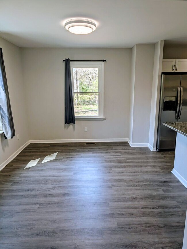 Building Photo - POCAHONTAS VILLAGE