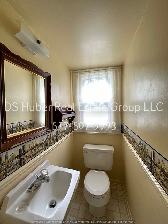 Building Photo - 3501 Sandhurst Dr