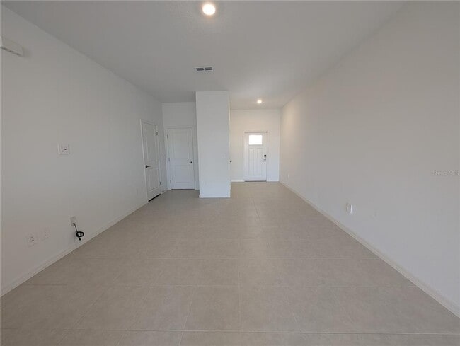 Building Photo - 32021 Spiceberry St