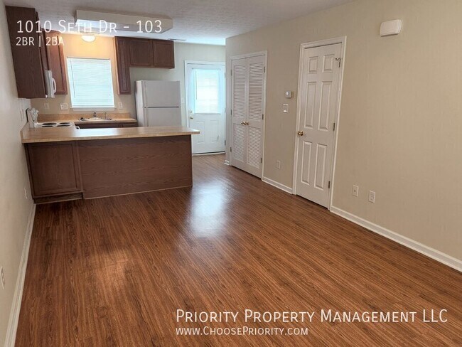 Building Photo - 1010 Seth Dr