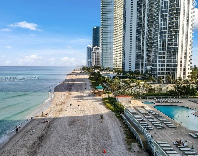 Building Photo - 19201 Collins Ave