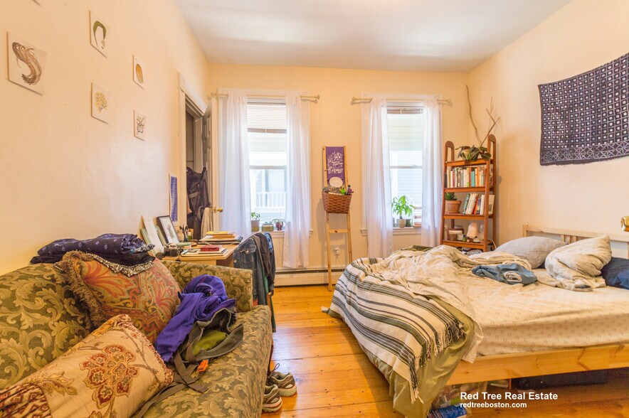 Building Photo - 48 Green St