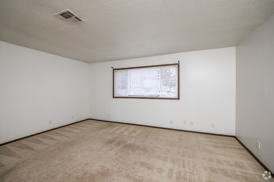 1BR, 1BA - 798 SF - Apache Park
