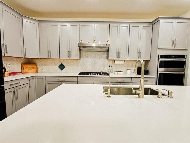 Building Photo - 332 Turnbuckle Bnd