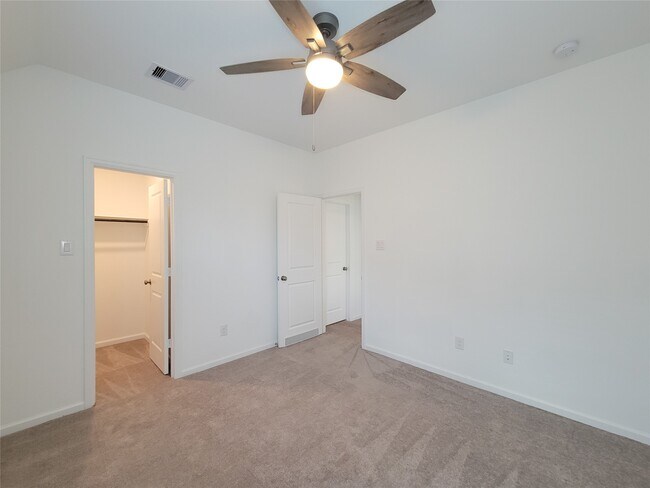 Building Photo - 9422 Vis Fls Trce