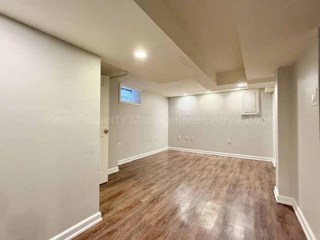 Building Photo - Updated Royal Oak Bungalow Minutes from Downtown