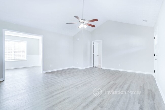 Building Photo - 140 Oak Hill Dr