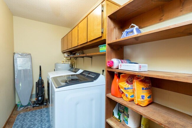 Building Photo - 3915 Stone Creek Cir