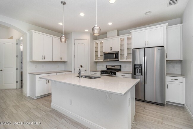 Building Photo - 2991 Casterton Dr