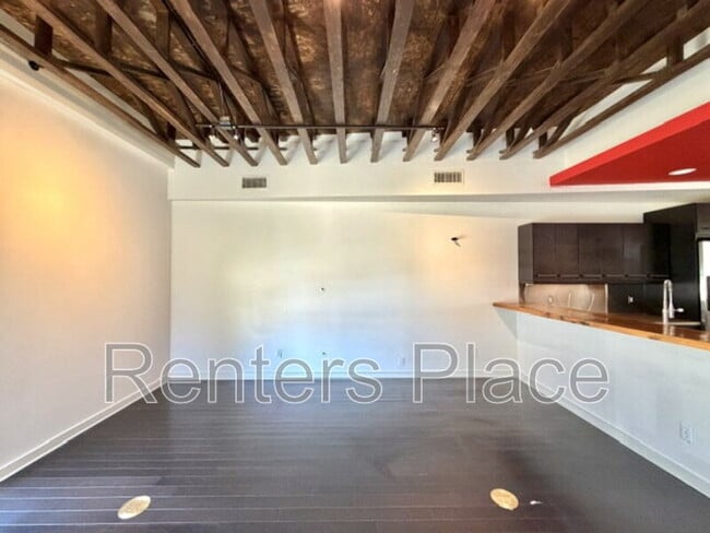 Building Photo - 1411 S Rockford Ave