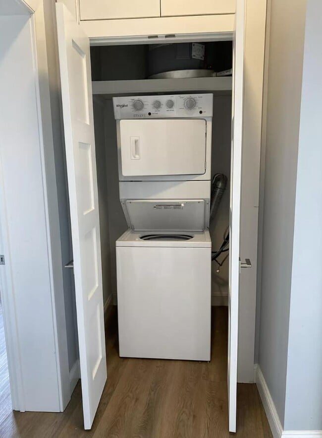 Building Photo - 391 Springfield Ave