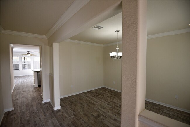 Building Photo - 9997 Hyacinth Way