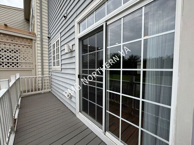Building Photo - 10673 General Kirkland Dr