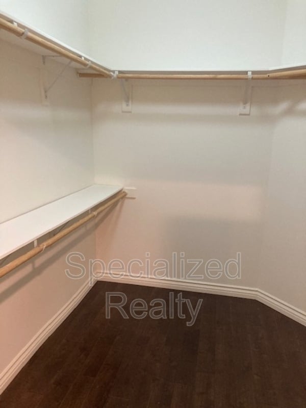 Building Photo - 10921 Whipple St