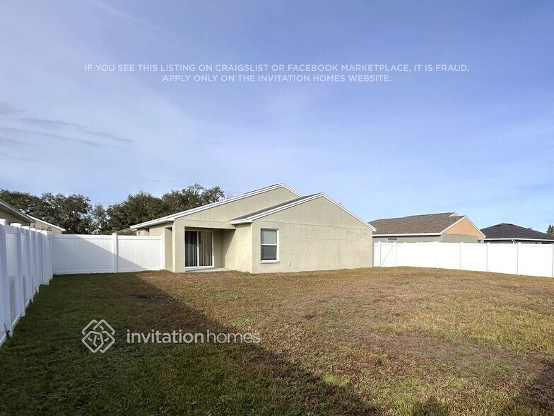 Building Photo - 4518 Fairway Oaks Dr