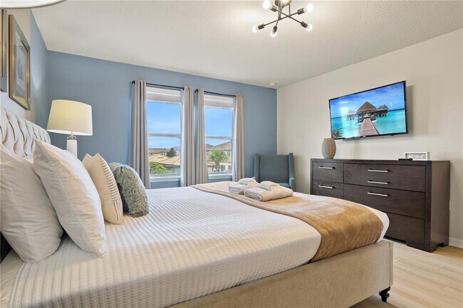 Building Photo - 1905 Majorca Dr