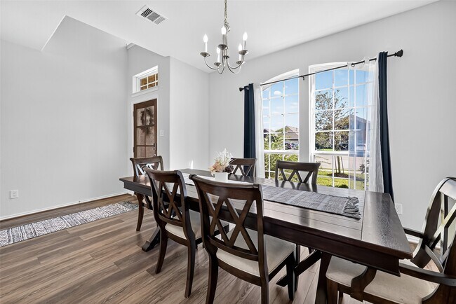 Building Photo - 1601 Darwin Cedar Dr