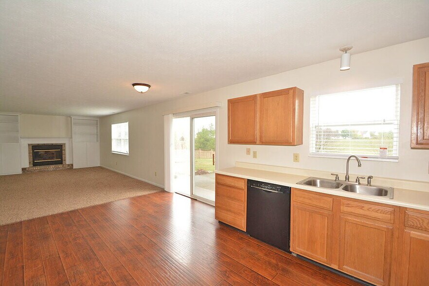 Building Photo - 453 Yorktown Ln