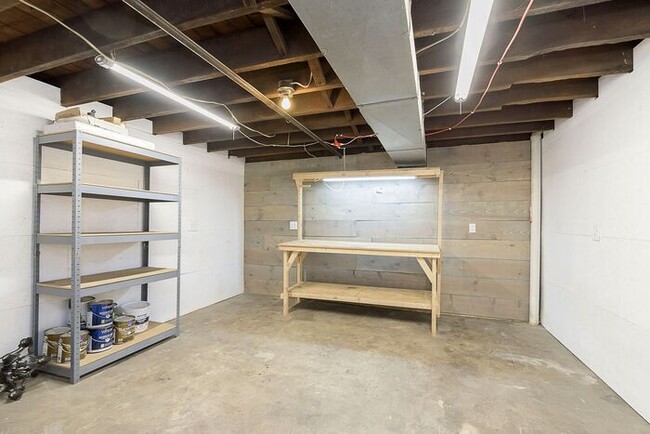 Building Photo - Beautifully updated Historic Bungalow