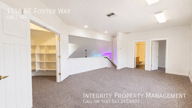 Building Photo - 1316 NE Foster Way