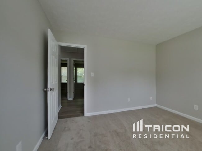 Building Photo - 6526 Revena Ct