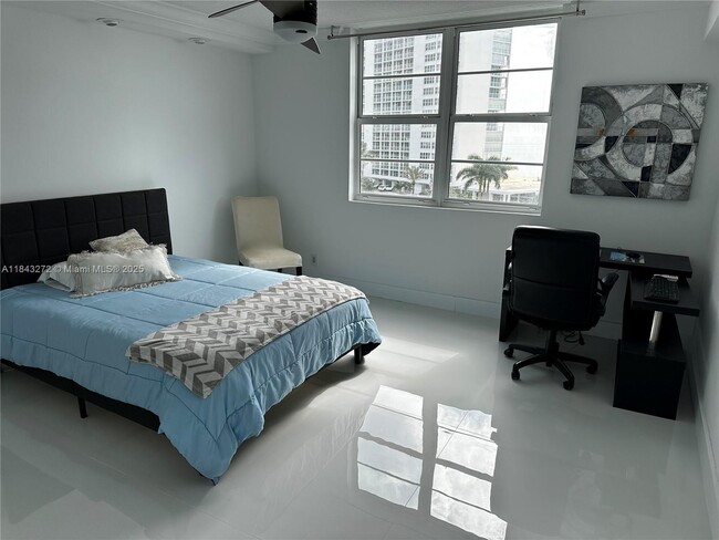 Building Photo - 2851 S Ocean Blvd