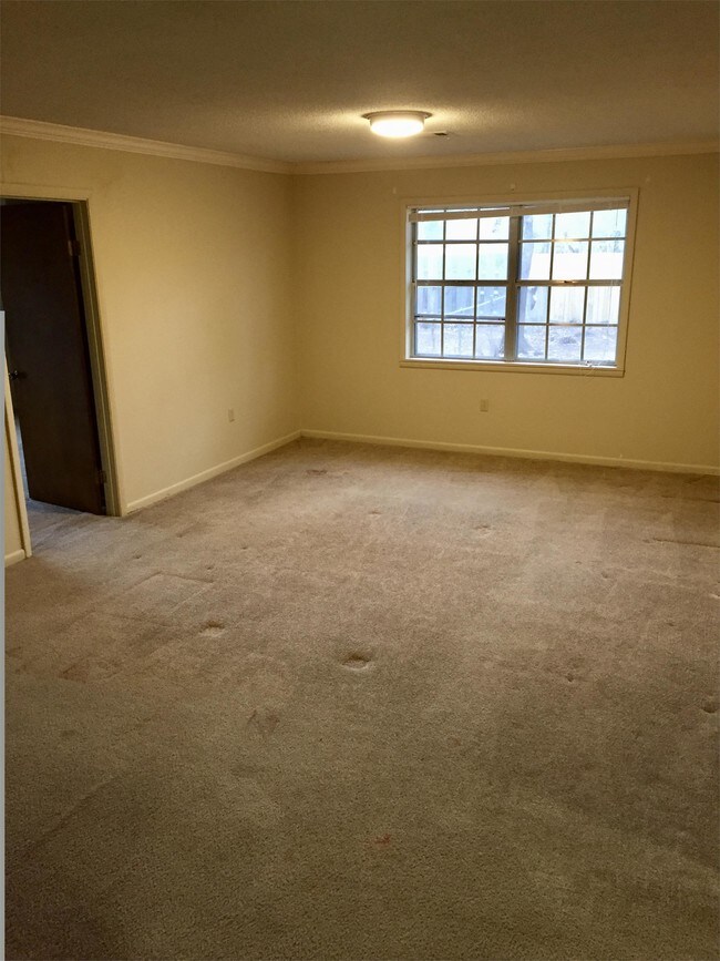 Building Photo - 4 Water Oak Dr