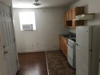 Building Photo - 727 N 43rd St