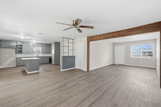 Building Photo - 2721 Ash Park Dr