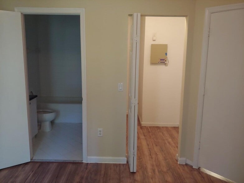 Building Photo - 3760 N Jog Rd