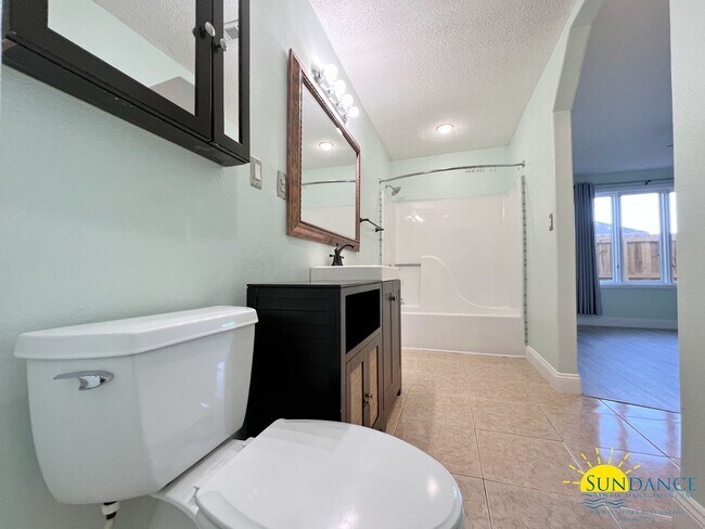 Building Photo - 1059 Windmill Dr