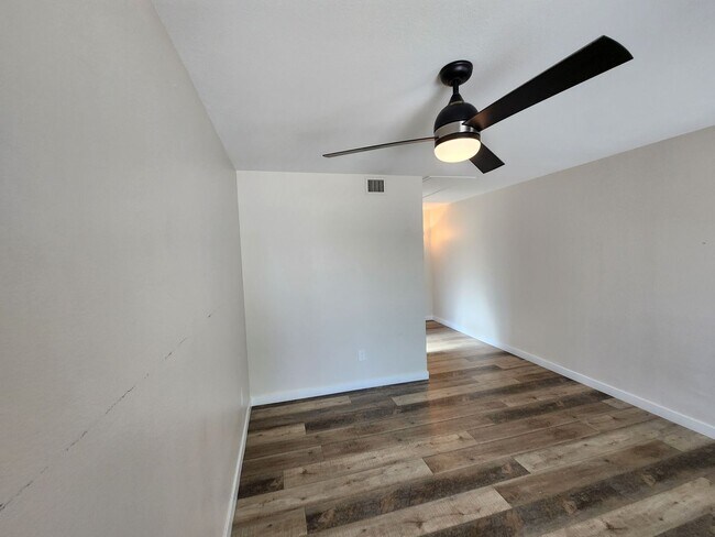 Building Photo - Tempe 4 Bedroom 3 Bath w/ Pool right near ASU!