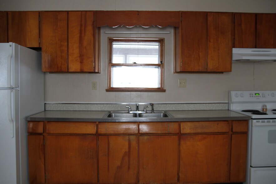 Kitchen - Unoccupied - 91 Sagamore St