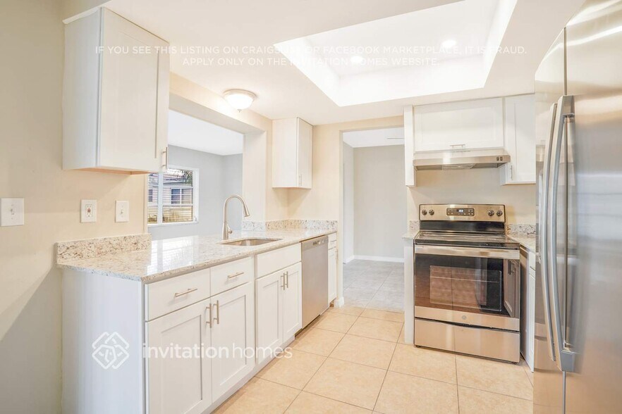 Building Photo - 5714 NW 71st Ave